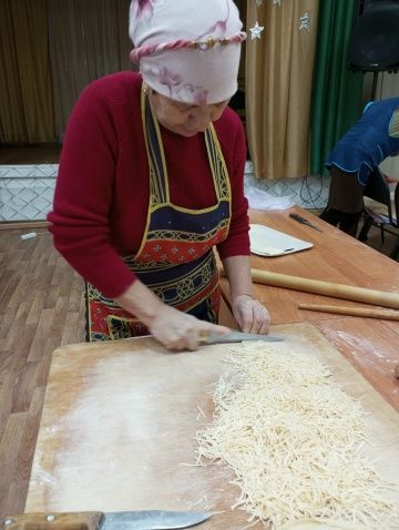 «Помощь рядом»: волонтеры села Каклы-Куль дарят тепло и заботу