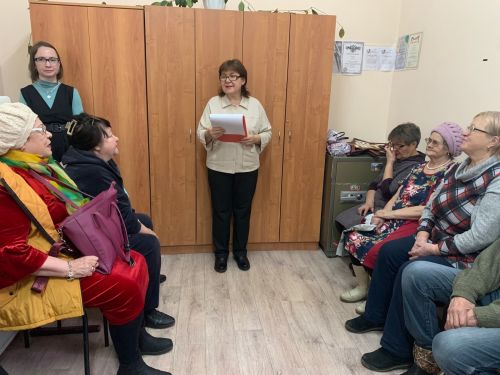Уруссинская библиотека провела душевную встречу ко Дню инвалидов