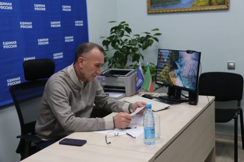Единороссы взяли на контроль обращения населения