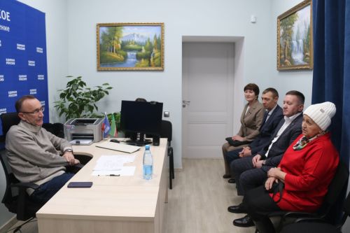 Единороссы взяли на контроль обращения населения