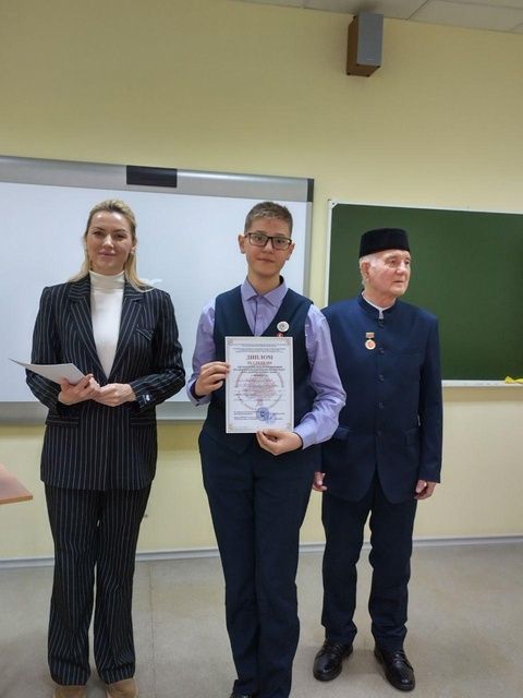 «Жить, помня о корнях своих...»