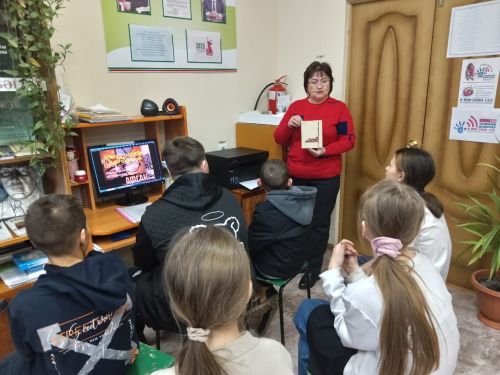 12 февраля в Каракашлинской сельской библиотеке провели час мужества «Афганистан – наша память»