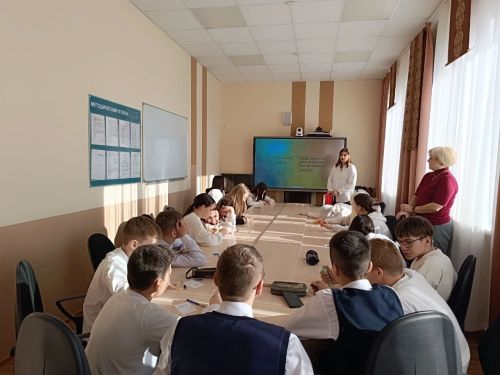 В Уруссинской гимназии прошла встреча с учениками, посвящённая теме «Ценностные ориентиры молодёжи»