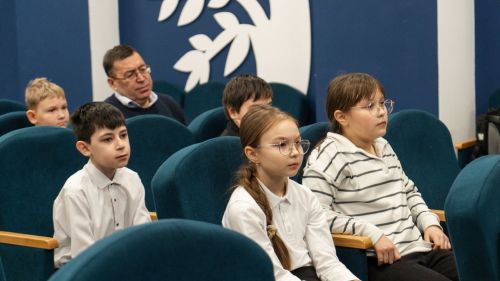 В Уруссинской школе №3 прошел «Разговор с героем», участником СВО