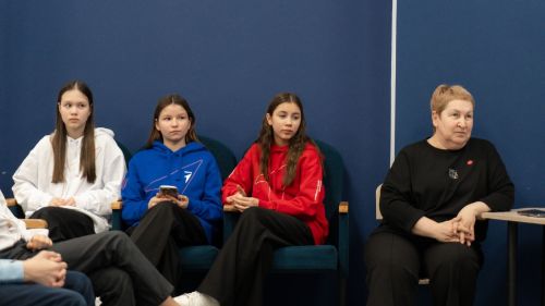 В Уруссинской школе №3 прошел «Разговор с героем», участником СВО