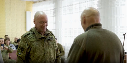 «Мы гордимся нашими героями»: Рустам Минниханов опубликовал видео награждения бойцов из Татарстана