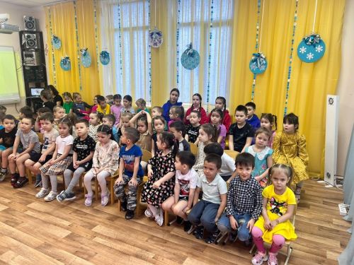 Уруссинские школьники отмечают День родного языка