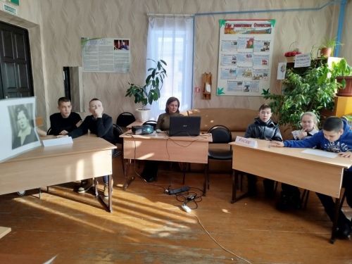 «Татар телен беләбезме?»: в Староуруссинской сельской библиотеке прошел познавательный урок в рамках Декады родного языка