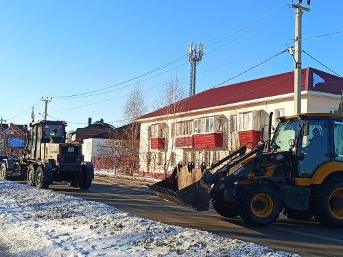 Сегодня в Уруссу прошла масштабная очистка от снега