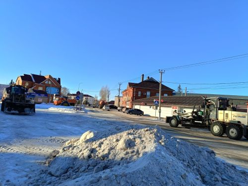 Сегодня в Уруссу прошла масштабная очистка от снега