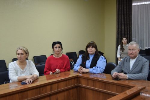 Юным гражданам вручили паспорта