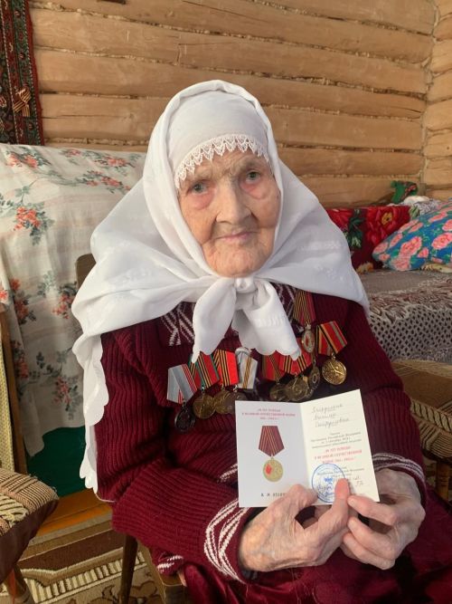 Тепло и уважение: вручение медалей ветеранам Ютазинского района