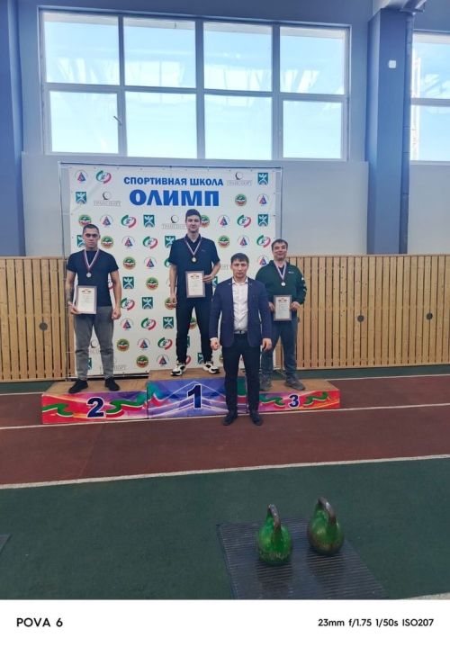 Открытый турнир по гиревому спорту в Ютазинском районе: чествование героев СВО