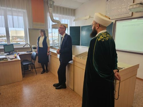 Уруссинскую гимназию посетил муфтий Камиль хазрат