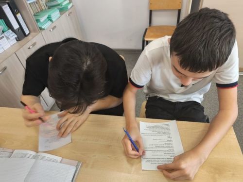 Антинаркотическая акция «Сообщи, где торгуют смертью!» в Уруссинской школе № 2