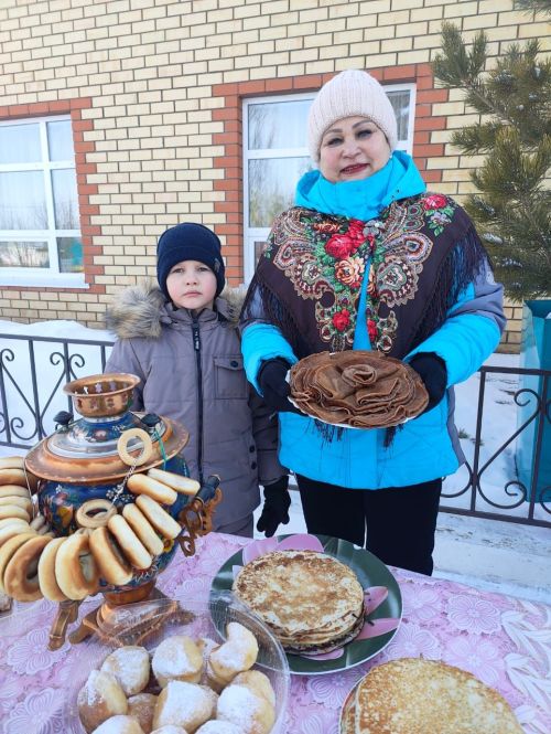 На Масленицу – в павлопосадских платках