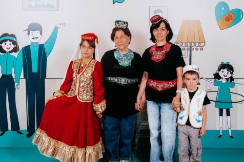 «Чтим подвиги предков»: участники конкурса «Это у нас семейное» создают семейные летописи