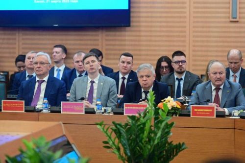 Минниханов: Татарстан намерен увеличить экспорт машин, вертолетов и судов во Вьетнам