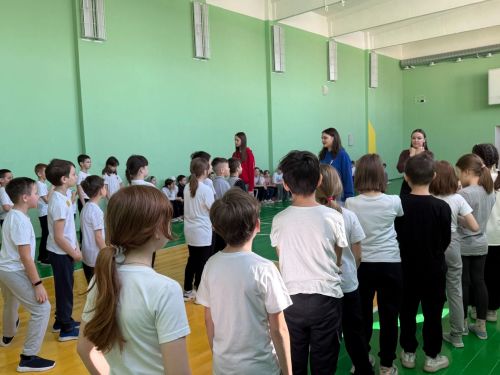 Весенние каникулы в Уруссу: школьники участвуют в спортивной игре «Только вперед»!