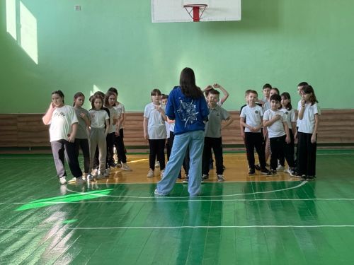 Весенние каникулы в Уруссу: школьники участвуют в спортивной игре «Только вперед»!