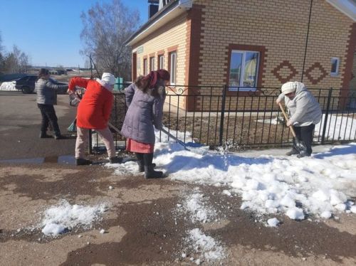 Субботник объединил жителей Байряки-Тамака