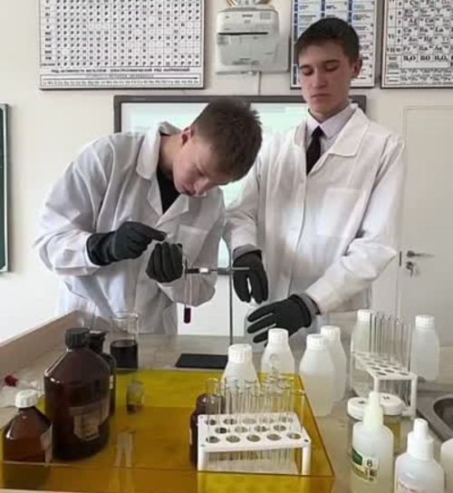 Команда Уруссинской гимназии победила в муниципальном конкурсе химических видеороликов