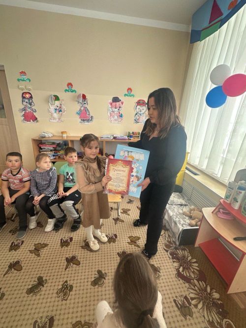 Самую юную победительницу поздравили лично