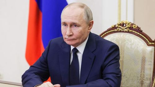 Путин попросил медика, вынесшую тело мужа с поля боя, не возвращаться на фронт
