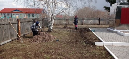 Субботник у мемориала Победы: сохраним память вместе!