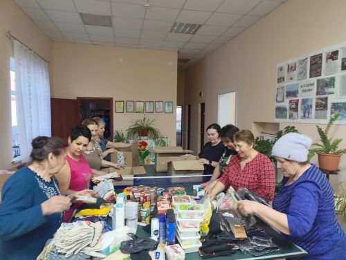 Жители села Подгорный организовали акцию «Мы рядом» в поддержку участников СВО