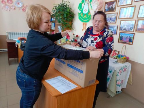 Доставка гуманитарной помощи землякам контрактникам в Луганске