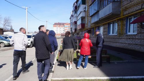 Глава Ютазинского района проверил готовность общественных пространств к праздничному сезону