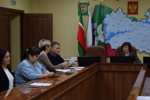 Как оградить молодежь от сомнительных онлайн-группировок?