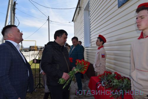 Мемориальные доски – в память о погибших земляках