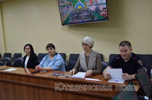 Как оградить молодежь от сомнительных онлайн-группировок?