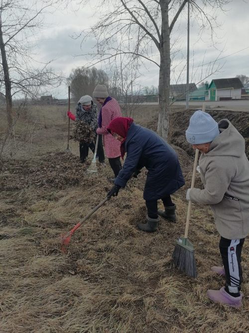 В Старых Уруссу стартовала экологическая акция по благоустройству родника «Исмагыйль»