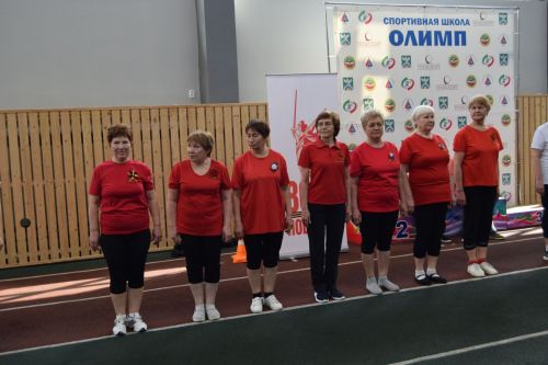 Девчата третьего возраста весело стартовали и финишировали