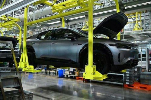 Рустам Минниханов посетил автозавод Changan