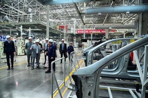 Рустам Минниханов посетил автозавод Changan