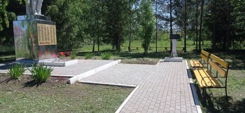 Работники Байрякитамакского СДК благоустроили парк
