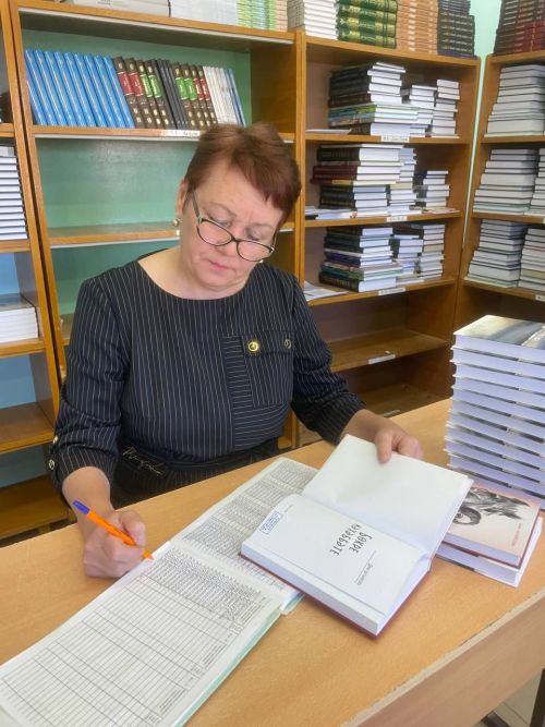 Хранительница книжной мудрости: встреча с заведующей отделом комплектования Уруссинской центральной библиотеки
