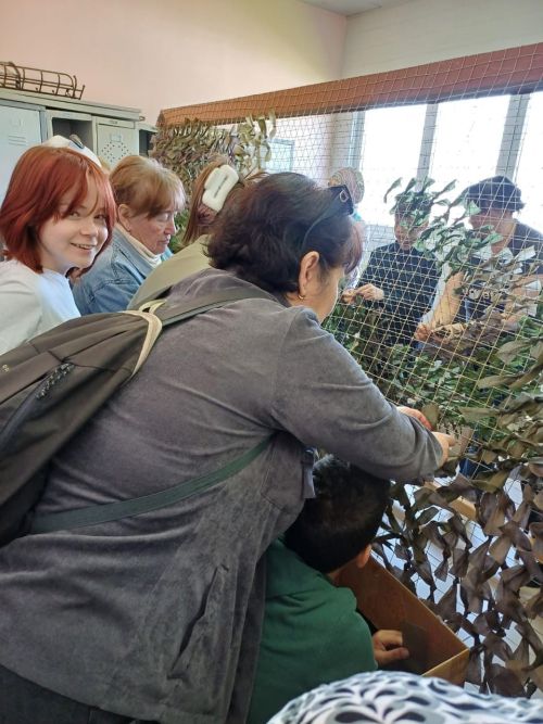 Учащиеся и родители плетут маскировочные сети