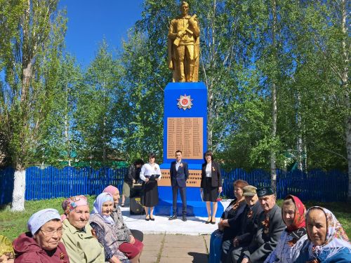 Торжественное открытие памятника детям войны в Старом Каразерике