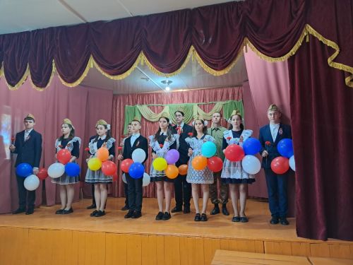 Торжественное открытие памятника детям войны в Старом Каразерике