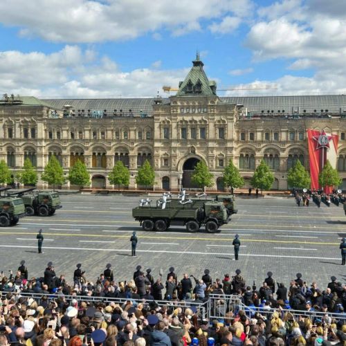 Челнинские бронетехника на параде Победы