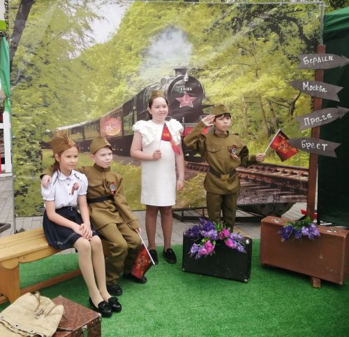 В Доме культуры открылась фотозона «Память военных лет» в честь Дня Победы