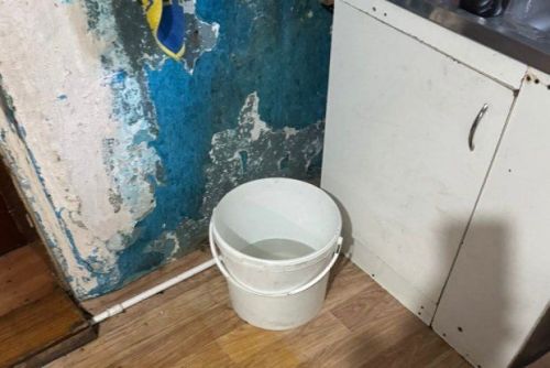 Трагедия в Омской области: малышка погибла, утонув в ведре