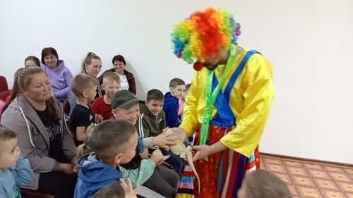 Яркое цирковое шоу в Дым-Тамакском СДК подарило незабываемые эмоции!