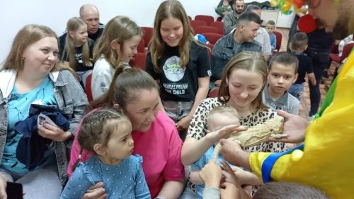 Яркое цирковое шоу в Дым-Тамакском СДК подарило незабываемые эмоции!