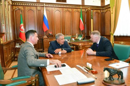 Минниханов обсудил развитие студенческого спорта